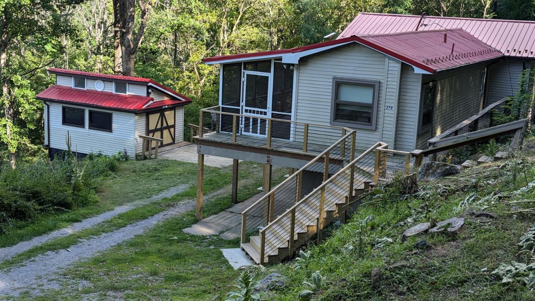 Red Roof Mountain Cabin With Starlink Internet! Stanley エクステリア 写真