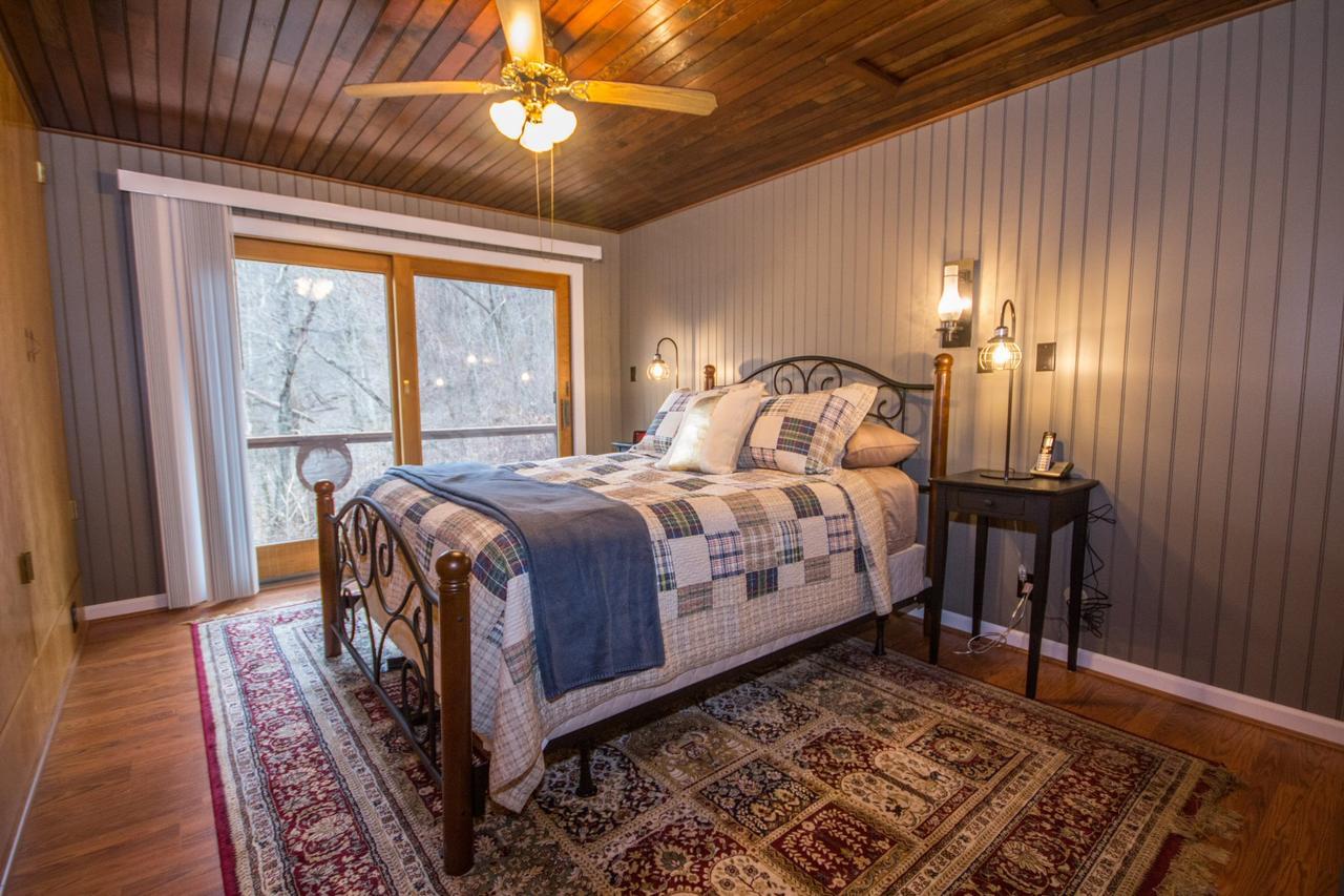 Red Roof Mountain Cabin With Starlink Internet! Stanley エクステリア 写真